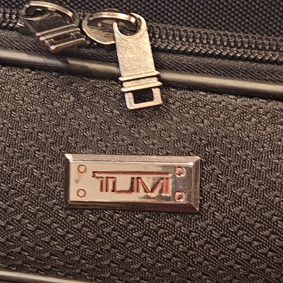 Deluxe TUMI 2-wheeled Laptop Brief Travel Case  - Gently Used - Great Condition - Picture 2 of 12